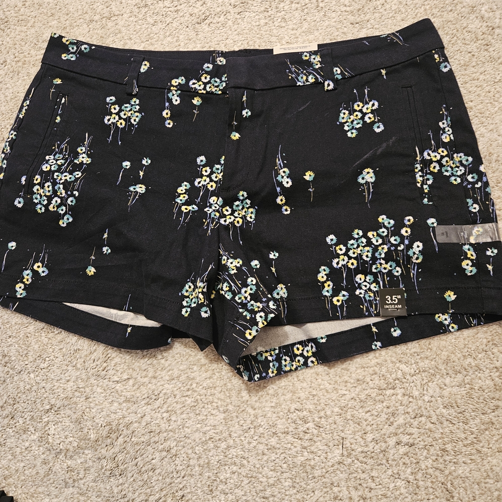 Floral Black Women's Shorts
